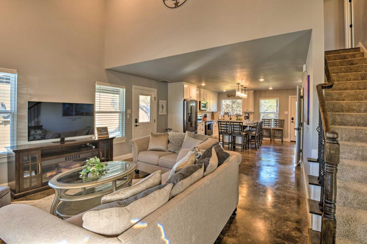 Granbury Home With Hot Tub And Furnished Patio! Kültér fotó