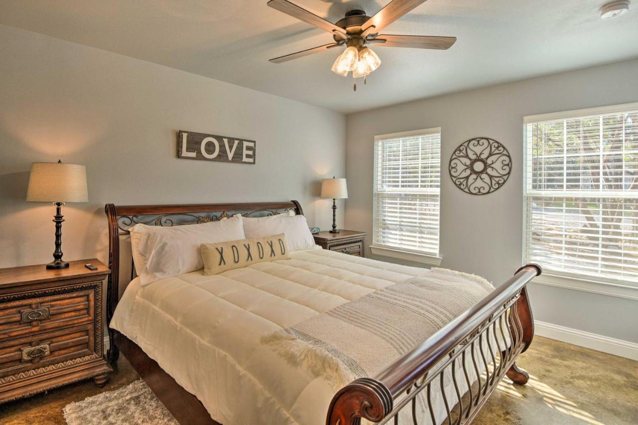 Granbury Home With Hot Tub And Furnished Patio! Kültér fotó
