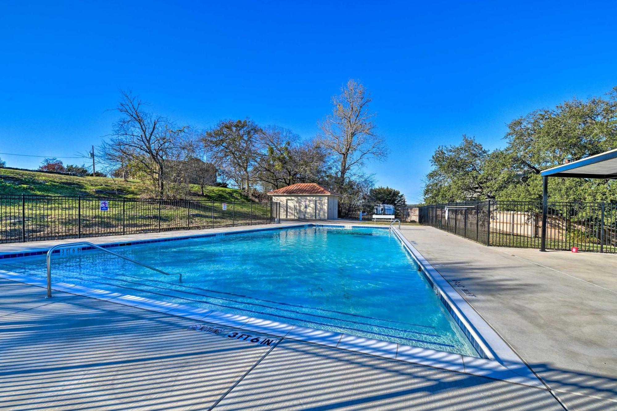Granbury Home With Hot Tub And Furnished Patio! Kültér fotó